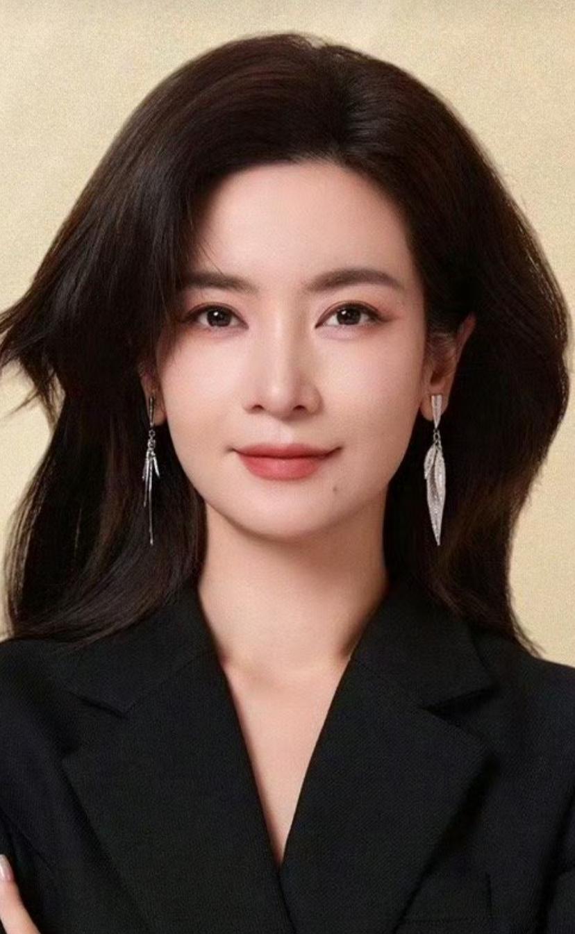 唯一的小燕子——李晟
《新还珠格格》（2011）
◦ 饰演小燕子，一夜成名
◦ 