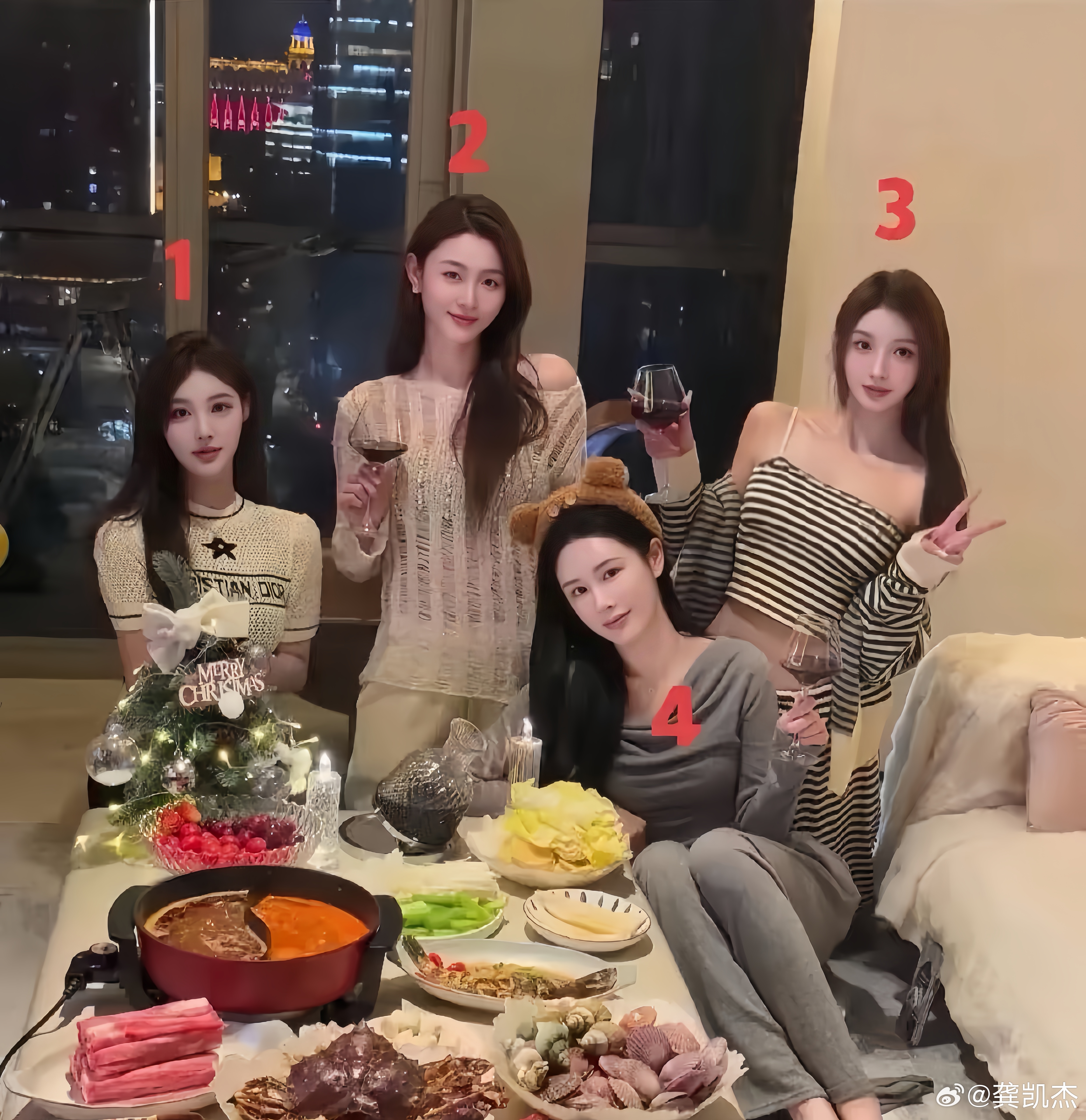 这四位美女只看第一眼哪个最好看？ ​​​