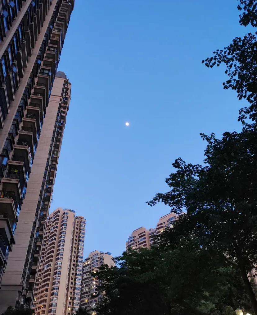 花600移空调，只来了一个师傅
家里搬进新房，原住处有一台空调柜机，去年买的，就