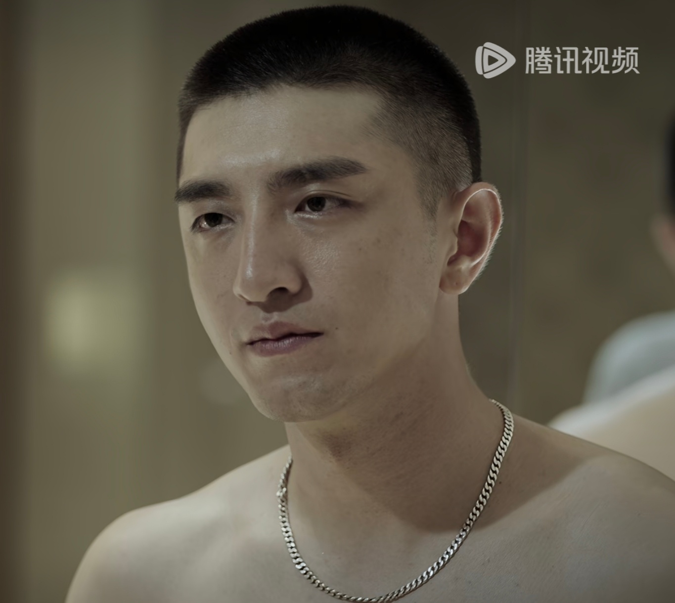金瀚[超话]金瀚雷霆令 jh金瀚庄严 画风突变，眼神飙戏一定要抓住要点，深情款款