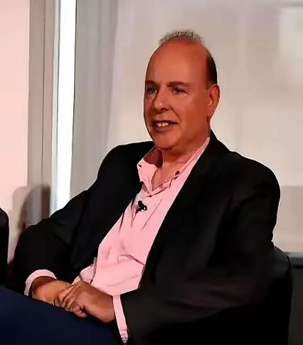 英国政治学教授霍布森最近在伦敦一场公开课上丢出一句狠话

英国教授霍布森上课直接