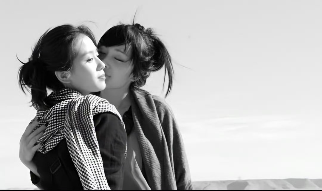 杨幂为39岁的刘诗诗庆生 杨幂为39岁的刘诗诗庆生，杨幂祝刘诗诗顺利平安 