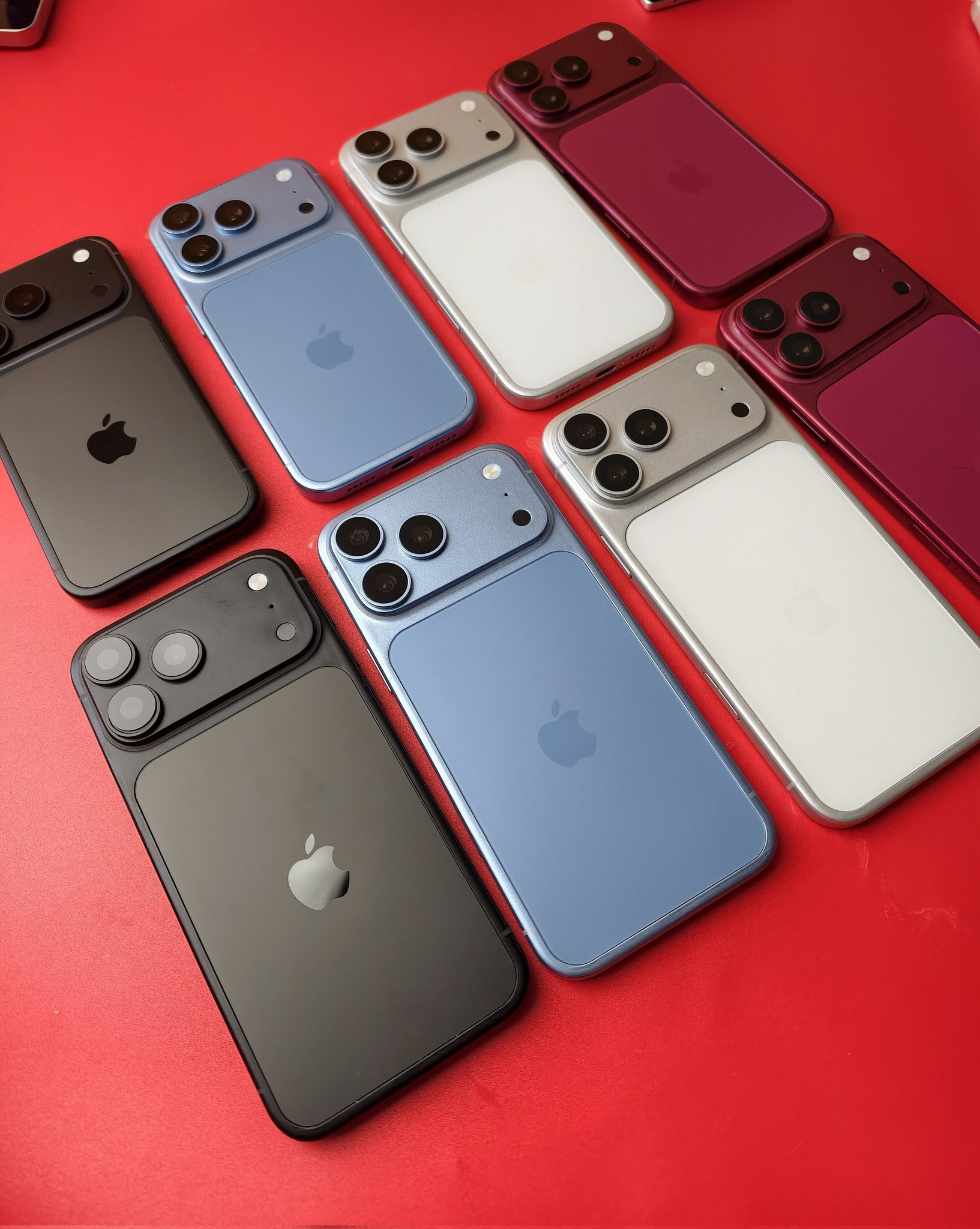 这些都是iPhone18Pro系列的模型，虽然和真机缺了很多的质感和作用细节但是