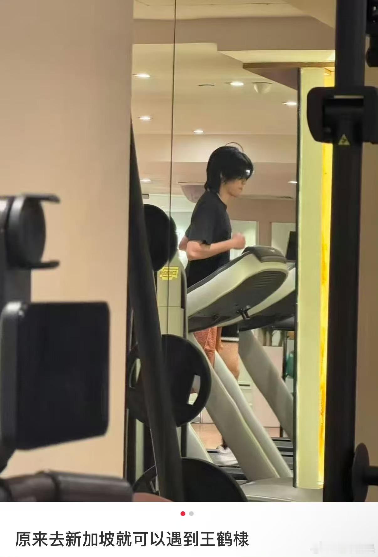 易烊千玺幕后十八宫格易烊千玺幕后片段易烊千玺幕后片段，十八宫格，[害羞][害羞]