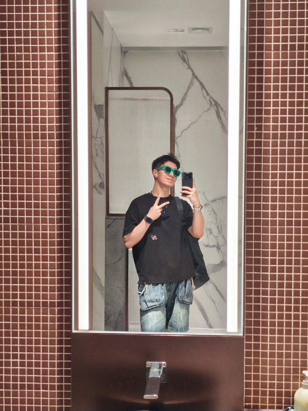 今日份ootd 目前看航班应该不会延误果然我是好人有好报[doge]#随手拍# 