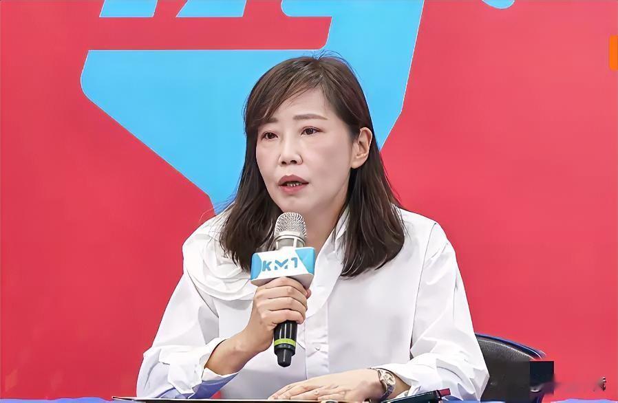 💥炸穿蓝营！尹乃菁闪辞⚠️郑丽文遭背刺🔥国民党内斗彻底摊牌
 
🔥尹乃菁辞