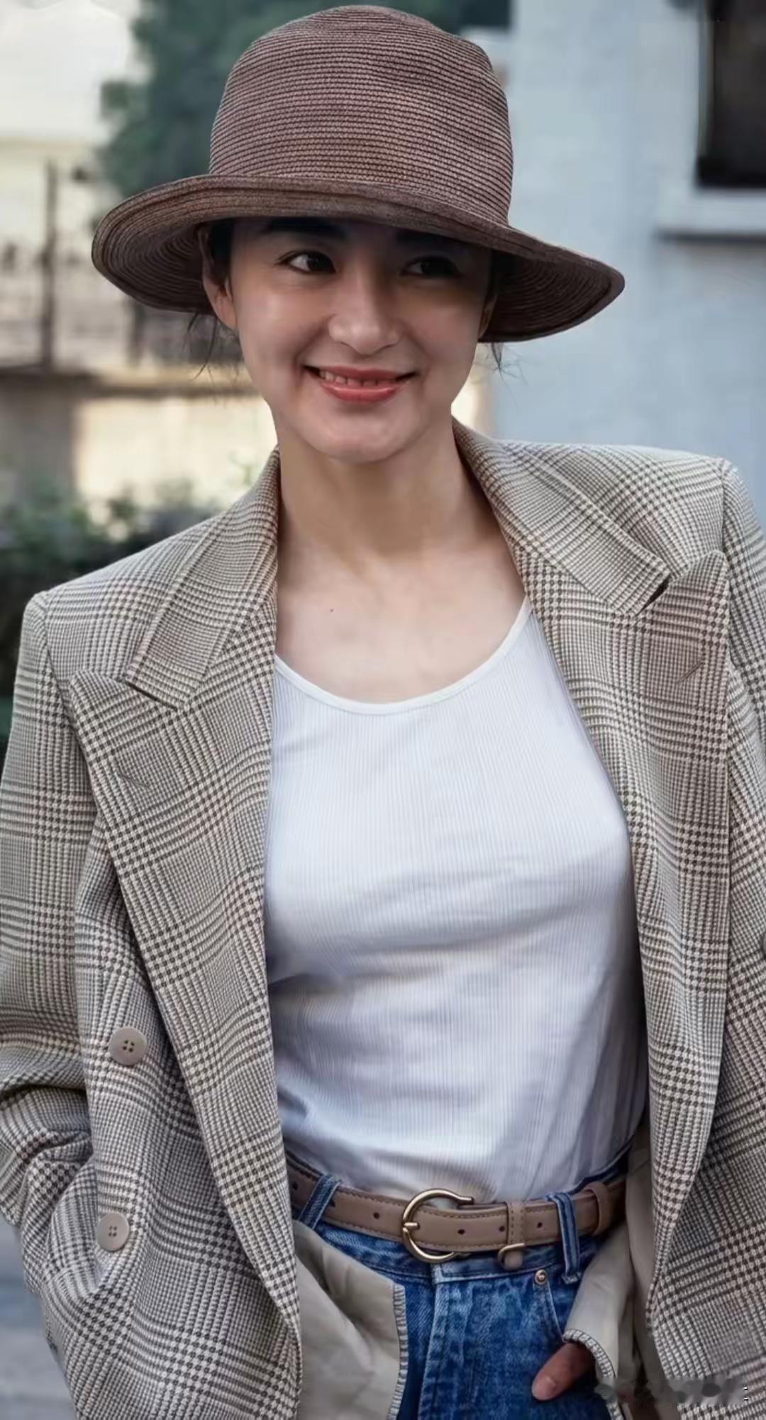 天生丽质就是说的她了
她的地位
娱乐圈至今无人可以代替