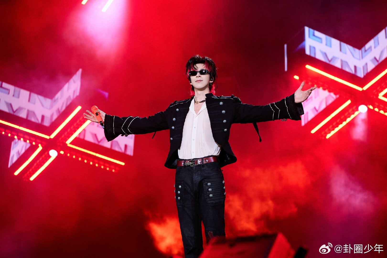 刘宇宁橘红挑染 刘宇宁橘红挑染帅出新高度，我好爱