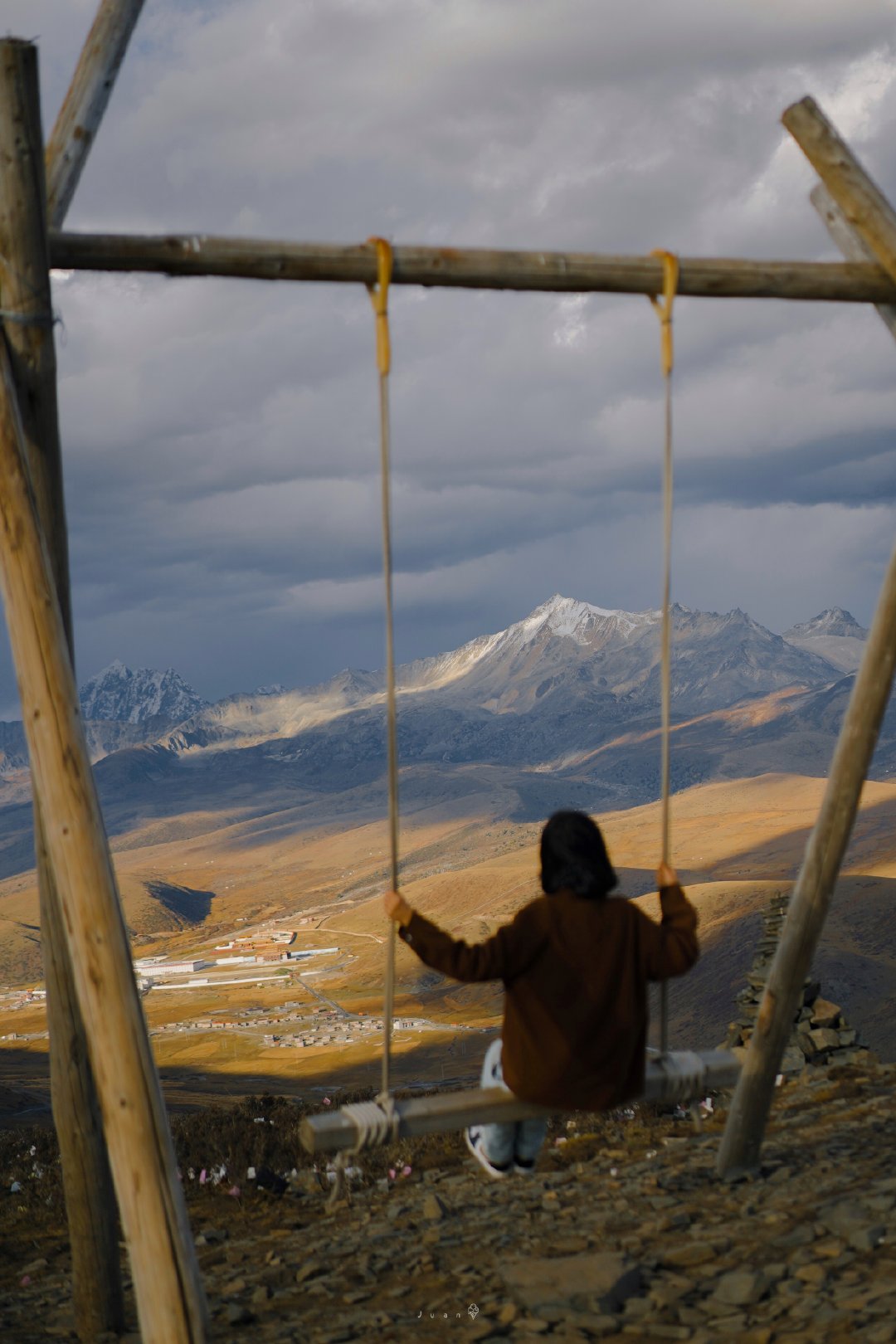 生命好在无意义，才容得下各自赋以意义。假如生命是有意义的，这个意义却不合我的志趣