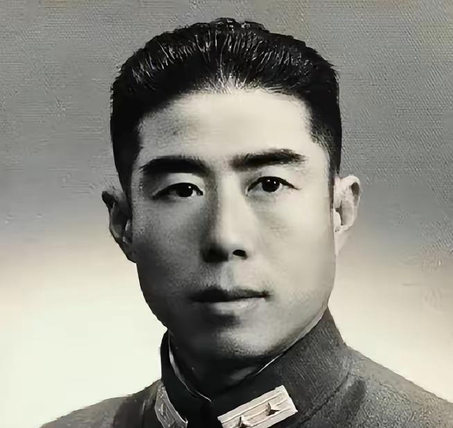 1944年，“大汉奸”郭绍绪请日军高层在家喝酒，席间，他大喊一声：“上炖鸡！”话