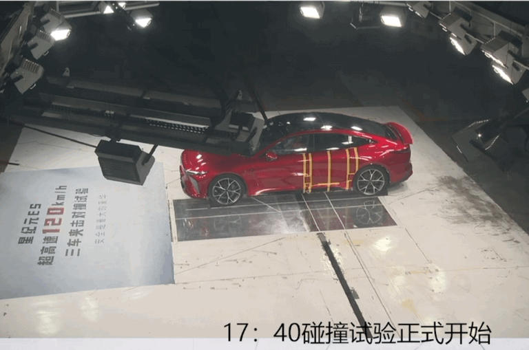 #奇瑞车扛住了6头大象的重力#，除了常规测试外，极端测试也同样值得我们关注。以奇