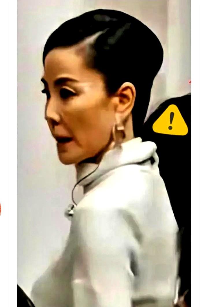 原来顶级的感情，都是各过各的。

王菲和谢霆锋复合11年，没领证，不住一块儿。在