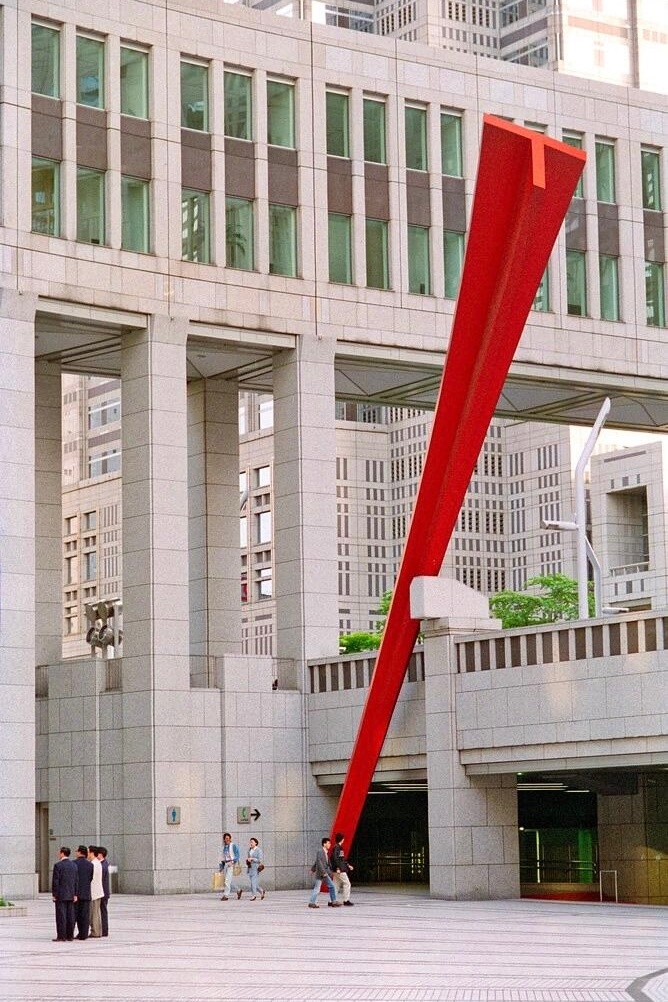 1994年日本经济巅峰期的东京📷：Hans Kremers  ​​​  ​​​