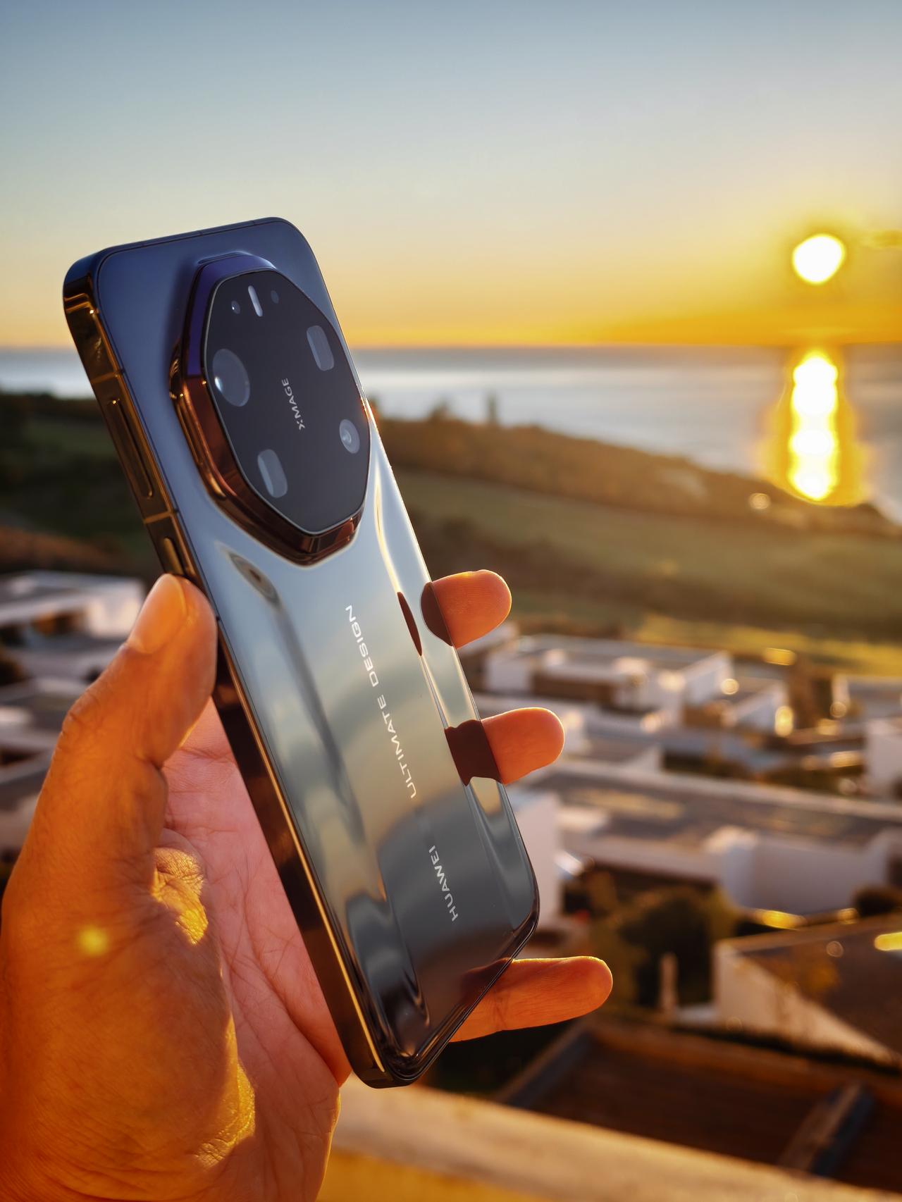 深夜闲聊华为最近比较热的话题。

- 相对于iPhone17系列的火爆，华为Ma