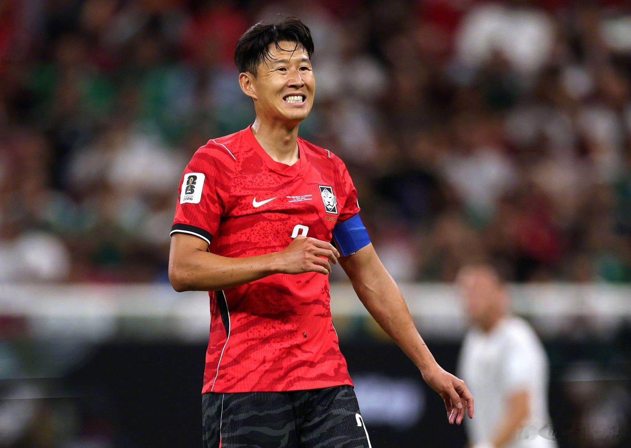 【上半场结束，韩国0比0捷克】韩国队占据主动，有7次射门，但只有1次射正！爆棚仓
