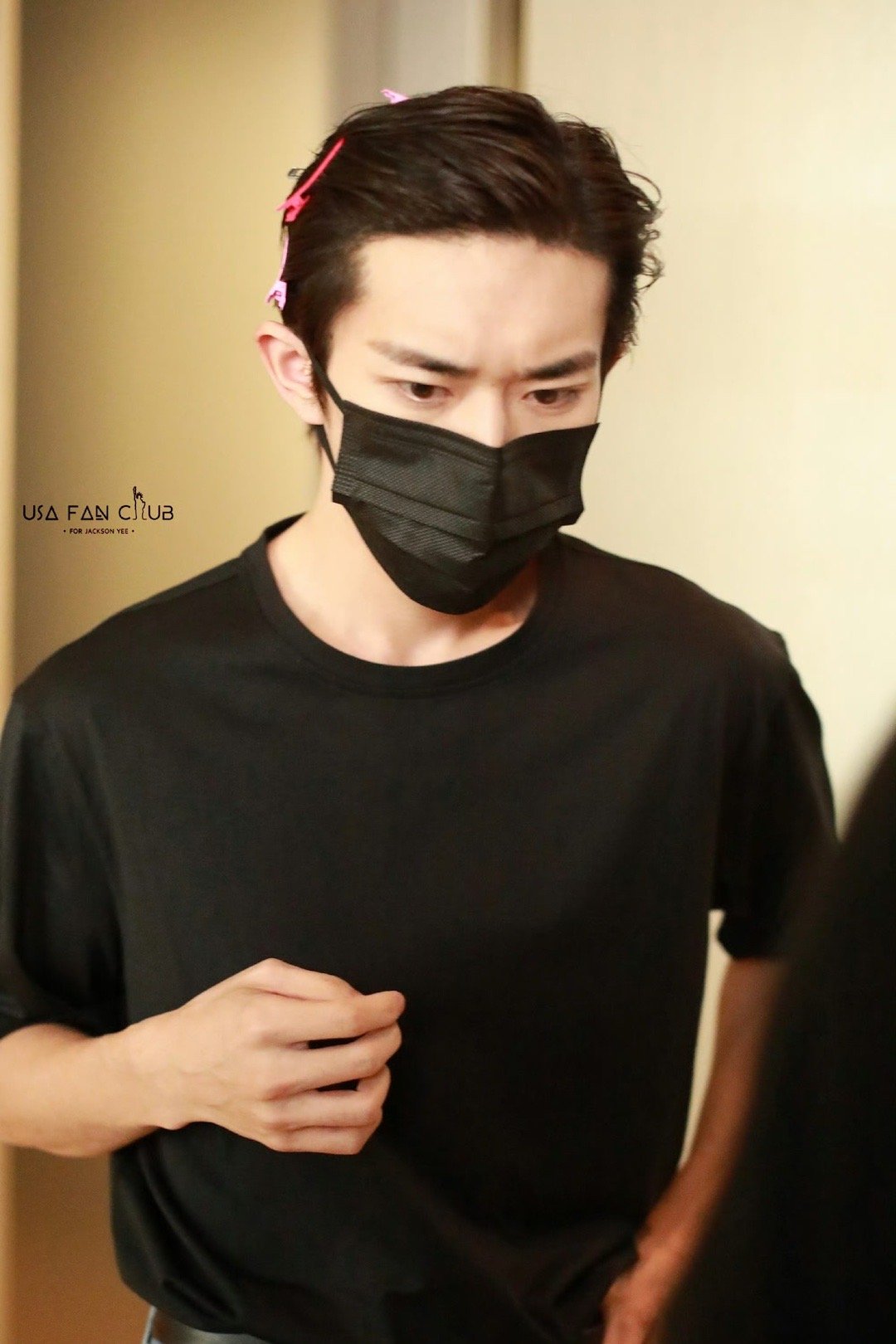 #易烊千玺粉发夹大背头##易烊千玺粉发夹#好帅好帅 ​​​