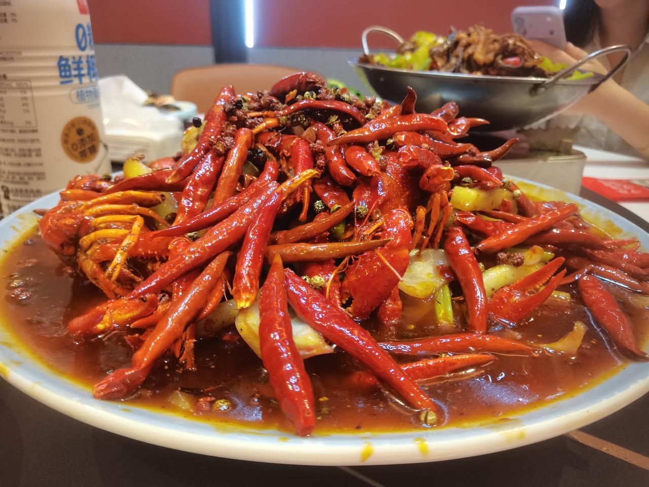 夏天已经结束了，但是还是要怀念一口夏天的特色—小龙虾
就说夏天的时候谁能不爱这一