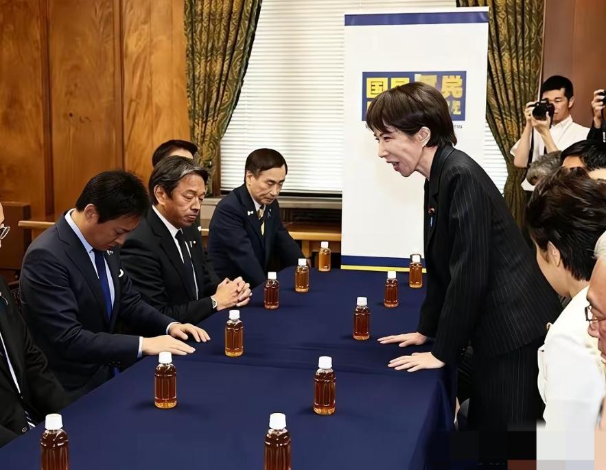 这一次，终于戳中日本命根子了！

之前打了这么多牌，稀土、甚至经济反制，人家根本