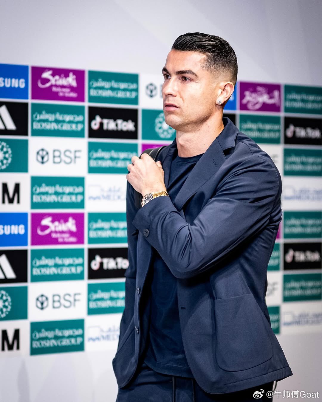 C罗[超话] 据MaisFutbol 记者 Bruno AndradeC 罗对利
