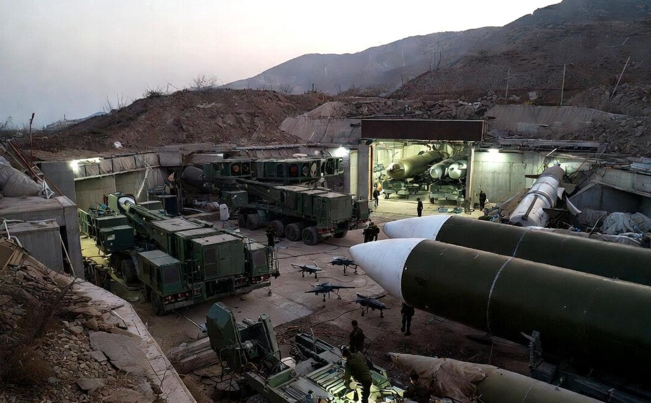 伊朗公布武器库存，导弹无人机深埋地底，美国不想谈？那就接着打
 
两周前美伊决定