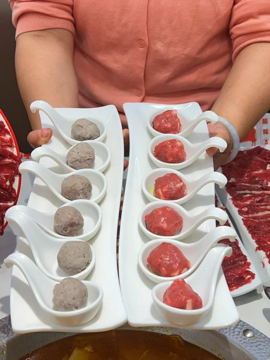 秋天的快乐！朝阳里牛杂火锅和朋友吃到撑