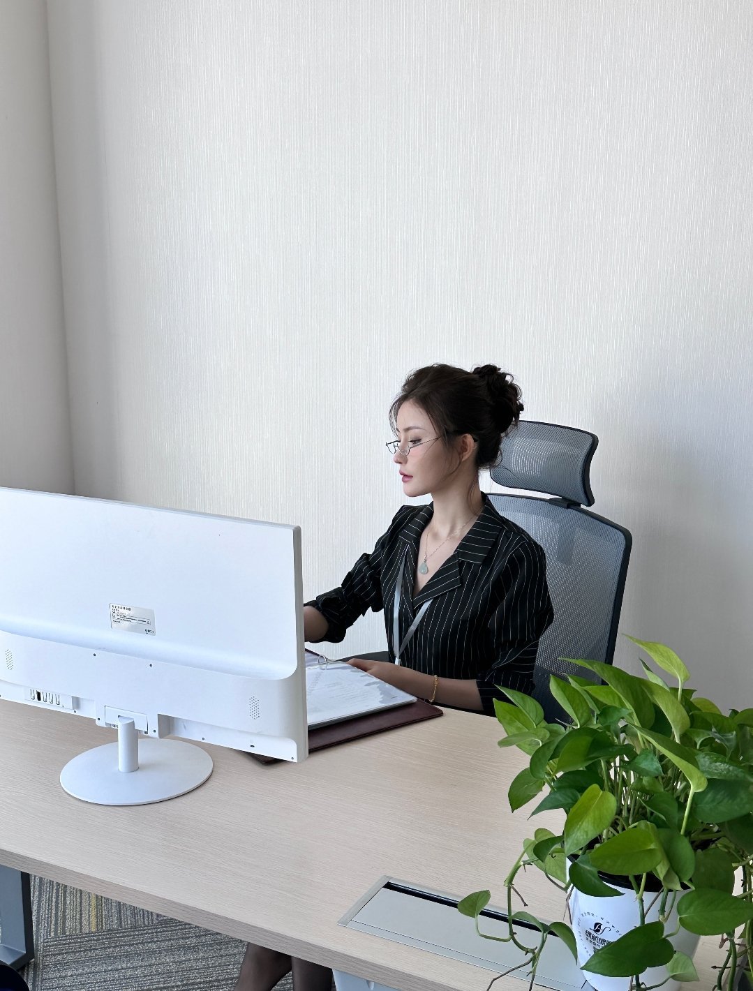 大家早上好！集合打卡了家人们这条帖子没有158个点赞，88个评论，我就不发千里马