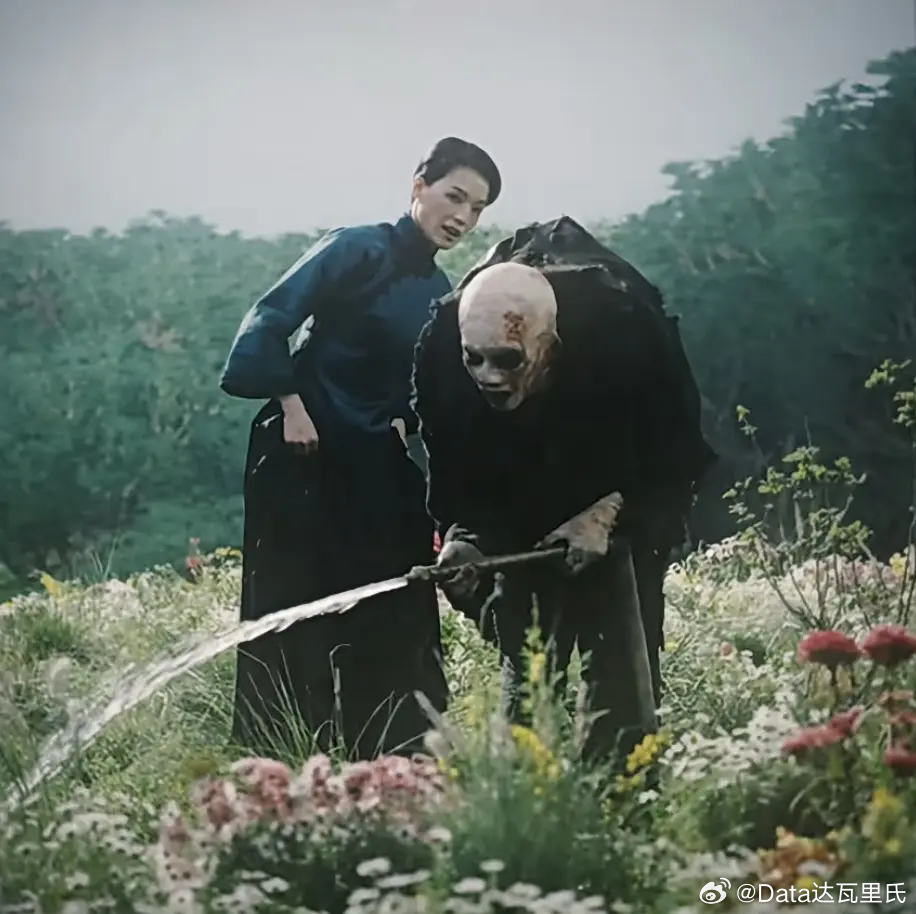 影院回复称狂野时代的包场合规合法好一个合规合法。故意买早晚无人看的场次，场场爆满