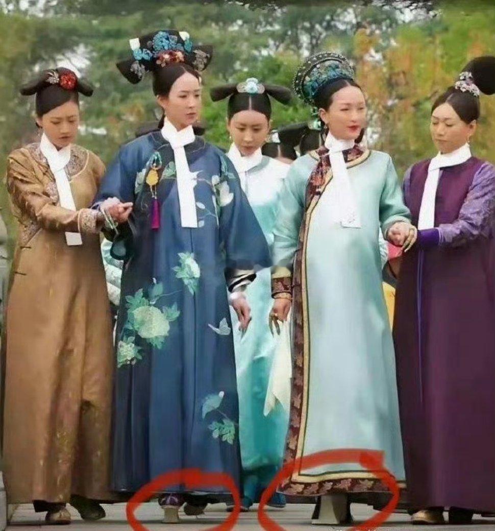 看到如懿传的花盆底才知道那些妃子为什么要人扶着走 ​​​