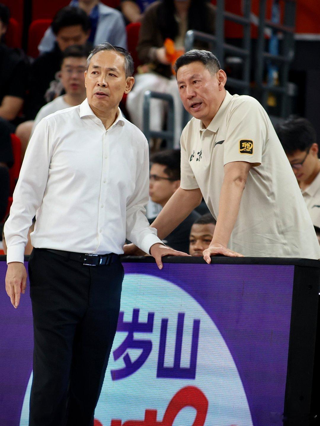 北京首钢 过完端午假期，球队就将结束休假，重新集结开启夏训。据我了解，许利民指导