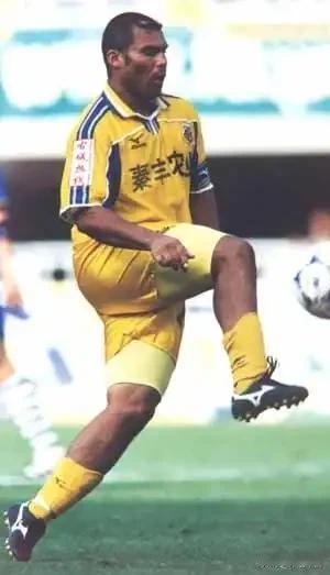 2001年7月14日下午，陕西国力外援马科斯所入住的西安建国饭店内发生意外，一名