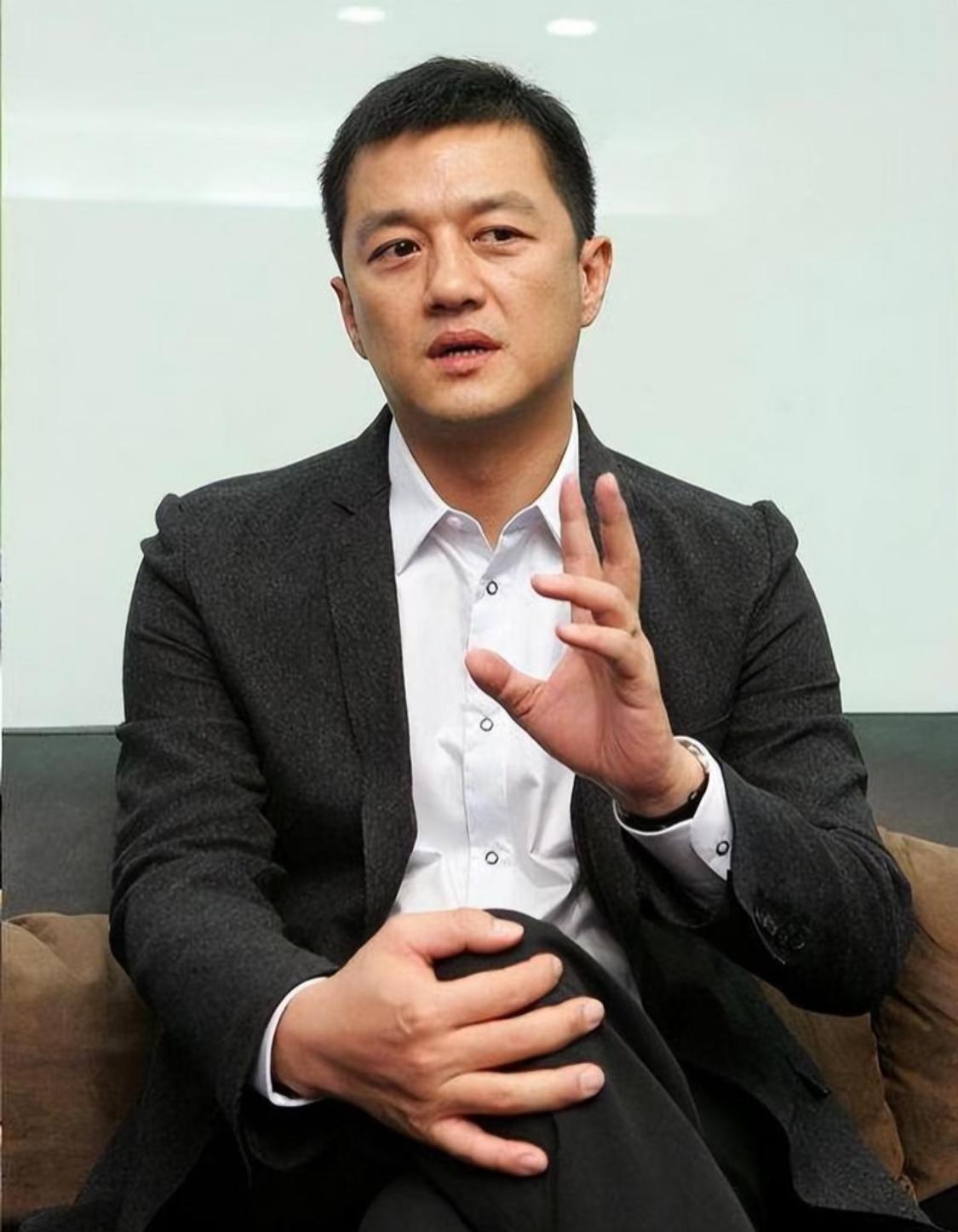 王菲沉默了，李嫣沉默了，
就连窦靖童都沉默了！
谁都没料到，李亚鹏会在这个时候官