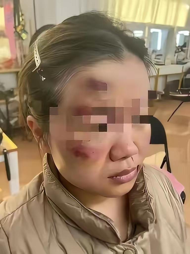 真的刷新三观！河南女子刘娜娜沉迷赌博抛家弃子，离家出走整整十年，如今带着男友高调