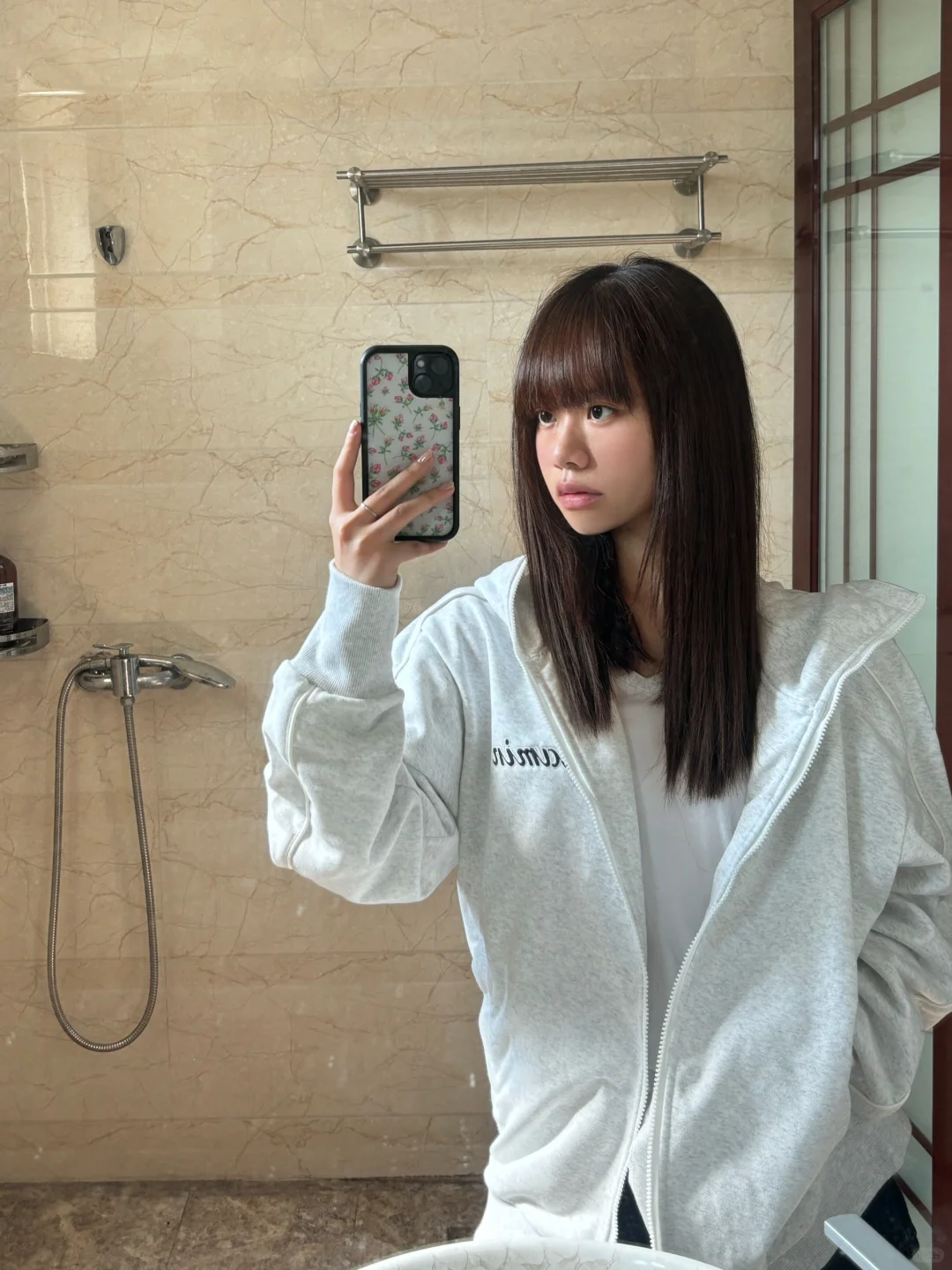 帅气自拍🤳