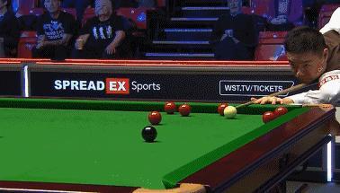 丁俊晖黑球致命失误，48-64遗憾输掉第5局
北京时间1月17日，丁俊晖与里奇沃