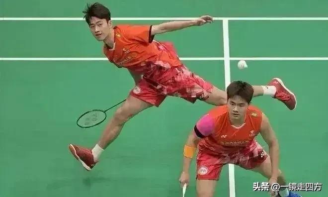 刚刚结束的一场印度羽毛球公开赛男双1/8决赛，梁伟铿/王昶2-0击败东道主组合哈