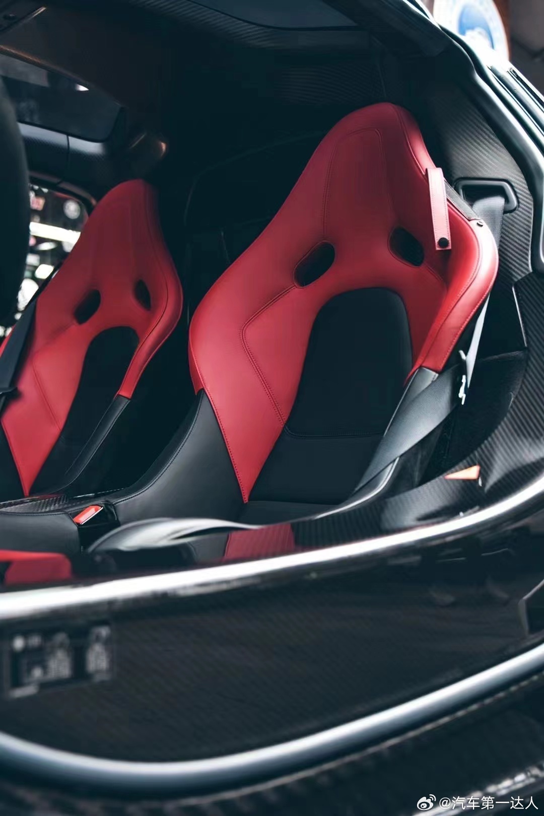 真正的热爱，从不是一时兴起，而是岁月沉淀后的执着。诚寻迈凯伦P1，全球限量375