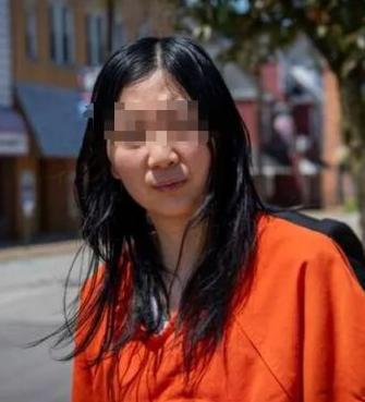 仅仅是丈夫随口提了句妹妹打算过来，女子竟挥刀朝着婆婆连刺245刀。

这起案子发