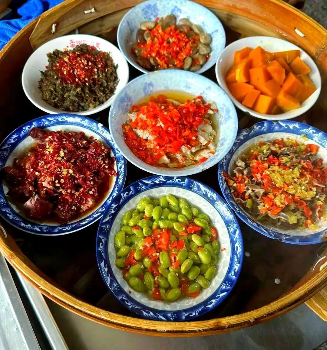 浏阳蒸菜好吃吗？别小看街边的浏阳蒸菜，它可是有两千年历史的湖南非遗，门道比你想的