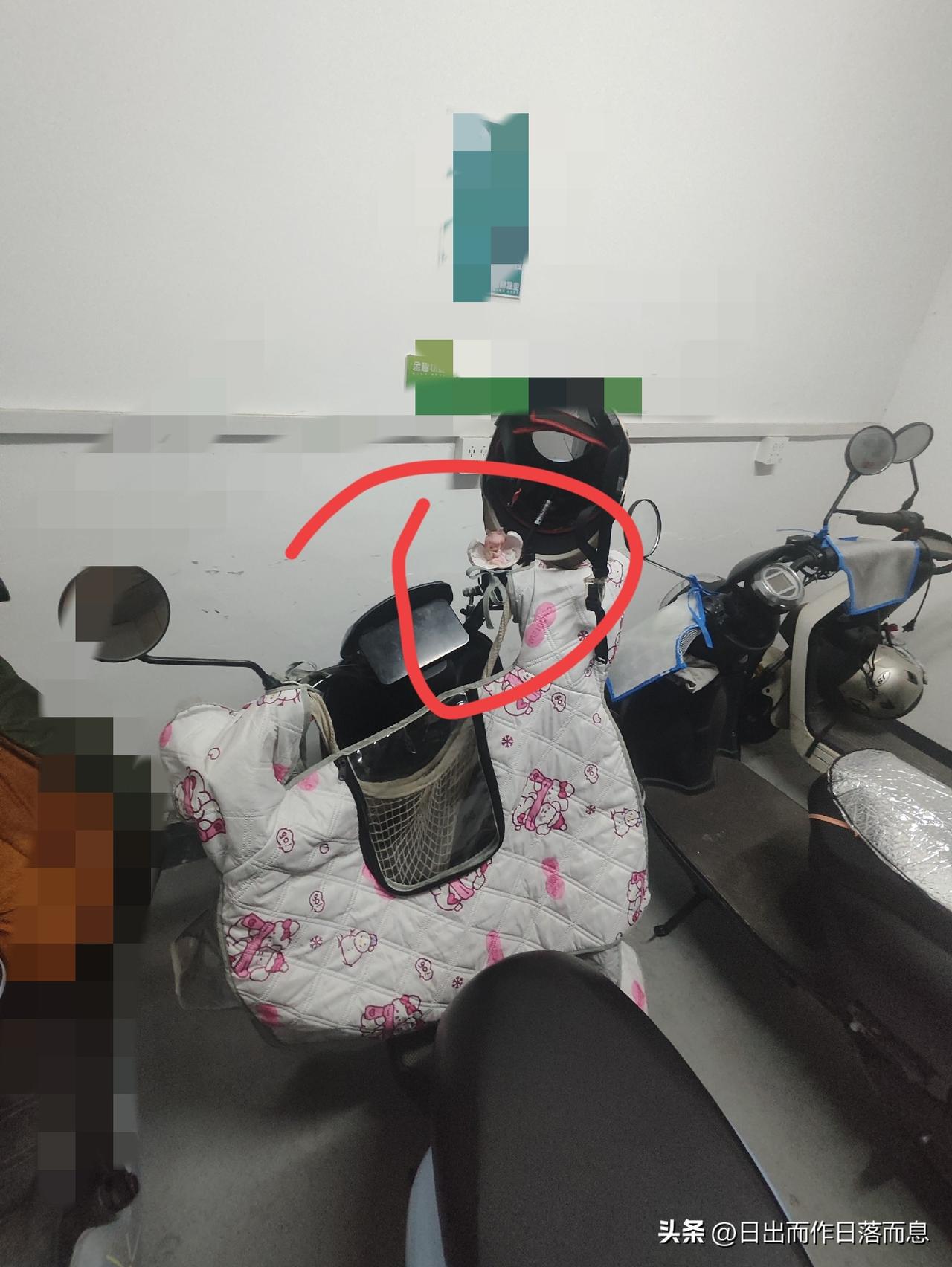摩托车去上
搞一个写撒意思？