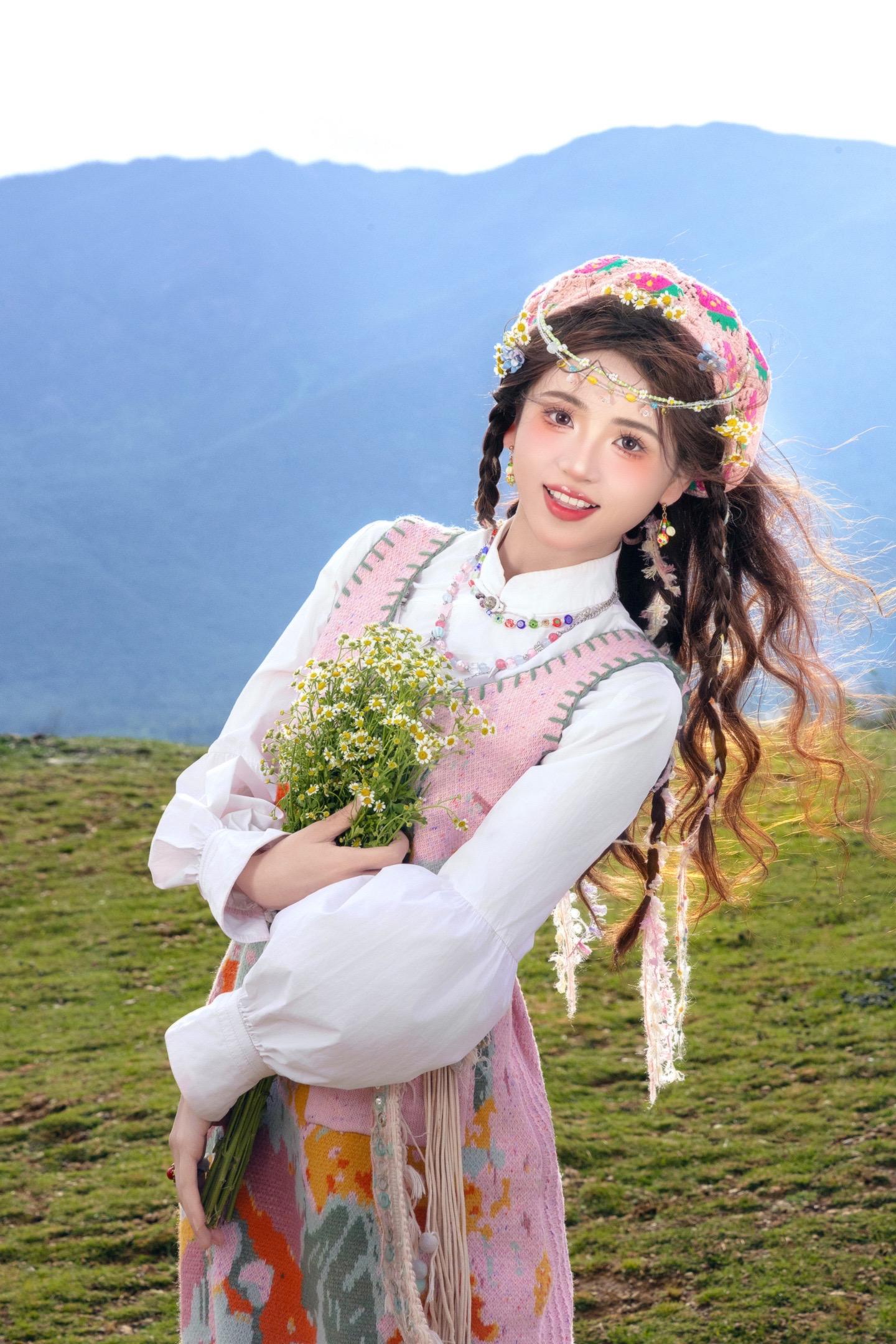 在这个发霉的世界里被阳光晒透丨丽江写真
来吹吹丽江的风吧