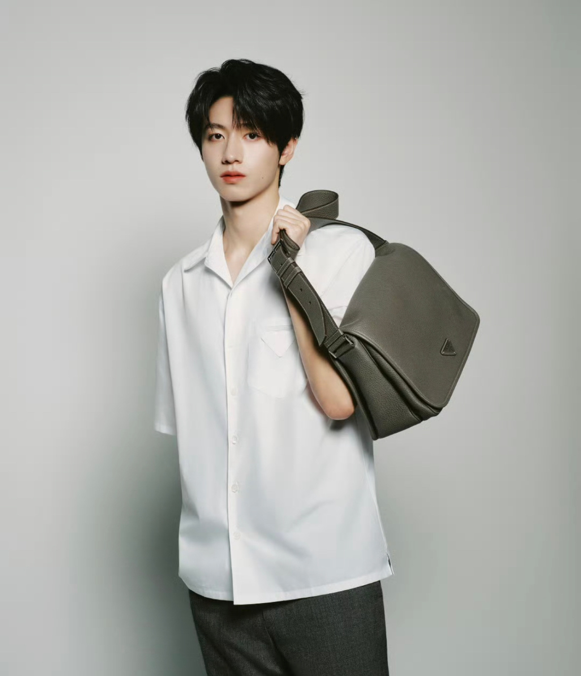 登录少年团全员全新prada推广大片朱志鑫、苏新皓、张泽禹、左航、张极哪位弟弟表