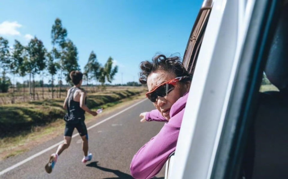 一枚全运会马拉松金牌的背后在宁夏生的玫瑰_何杰，请继续加油 