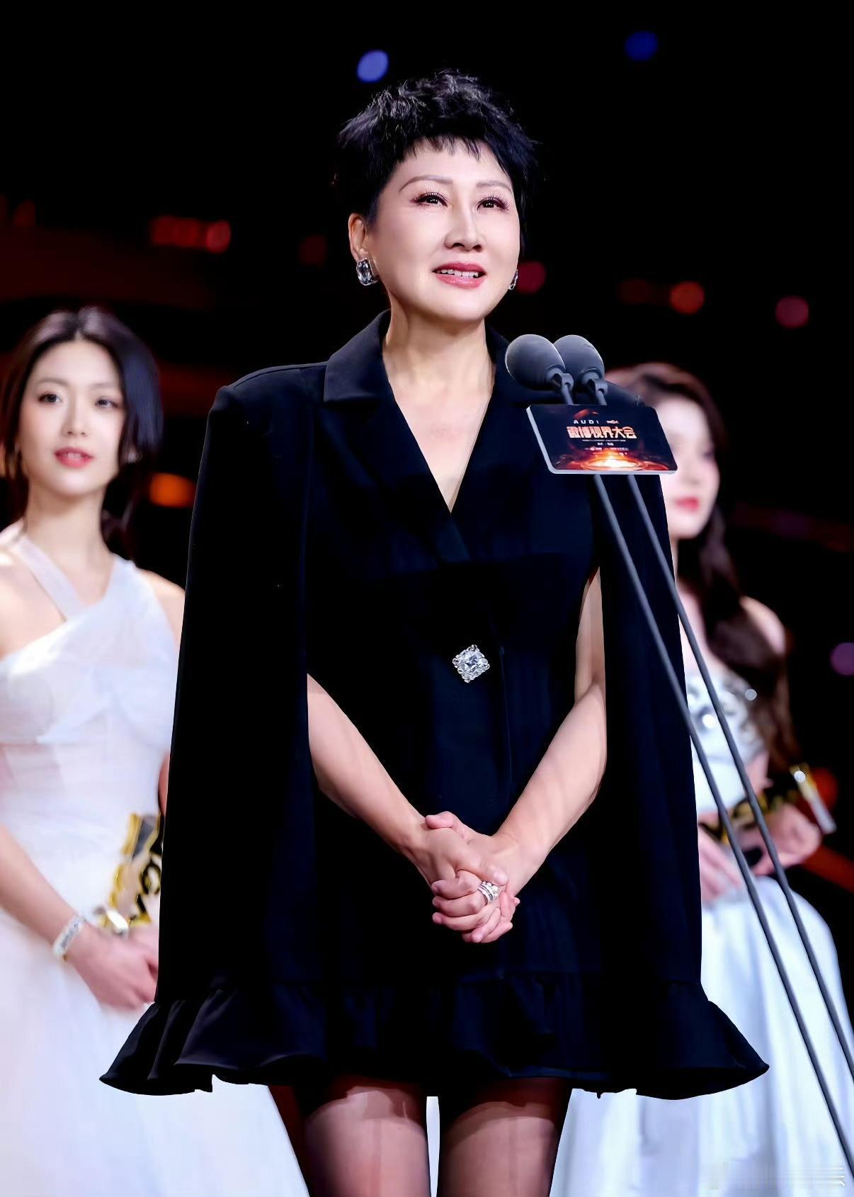 63岁的张凯丽 ，这个状态简直封神，太强了👍