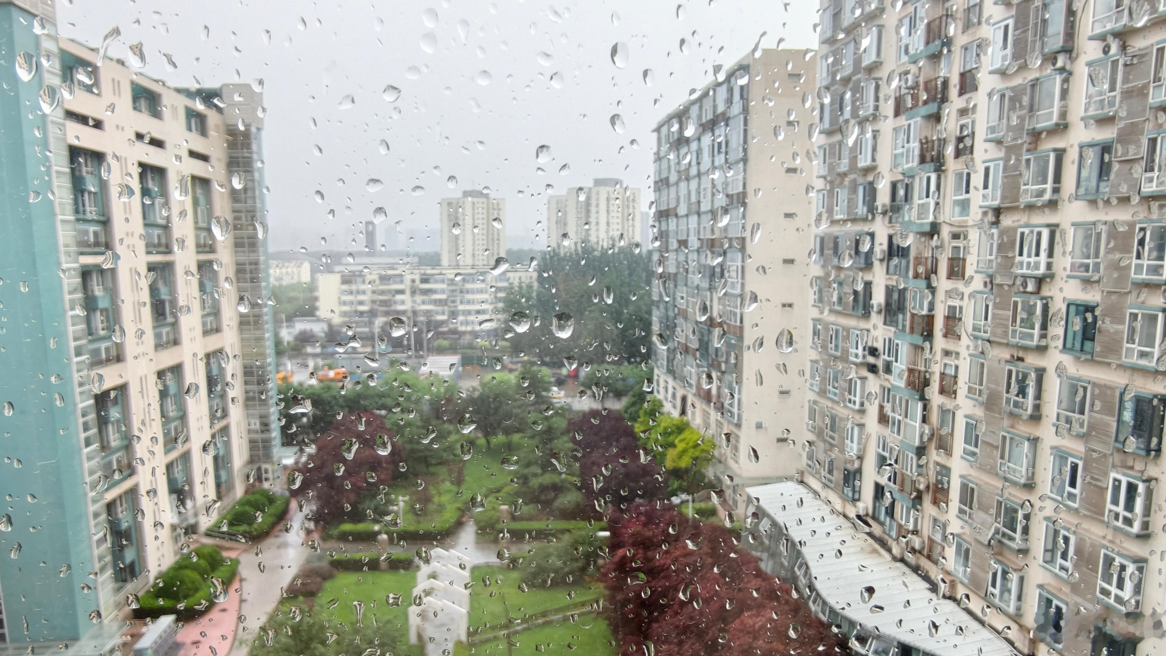 北京的端午要在大雨中度过了……端午假期第一天 北京·中央美术学院