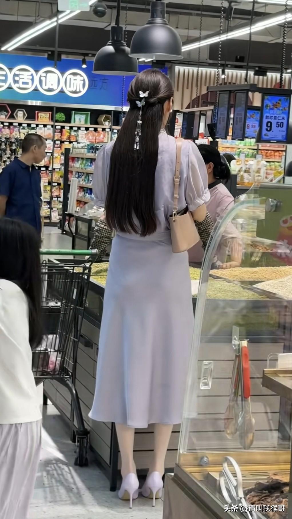 美丽的背影很多，但有气质的背影却很少