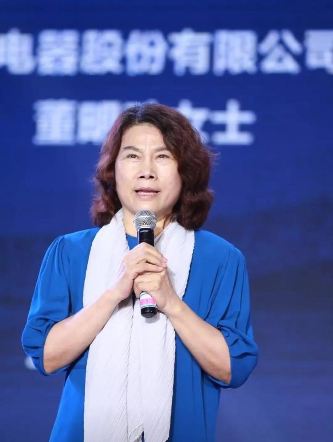 董明珠急了！

格力市值2208.64亿，小米市值4120亿，618期间线上空调
