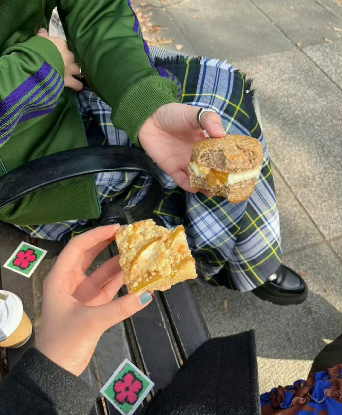[心]                生活可以忙碌疲惫，            