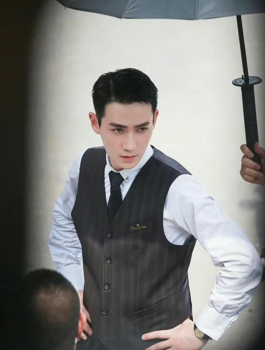 期待朱一龙千里江山图陈千里呀，早日上映@朱一龙 ​​​