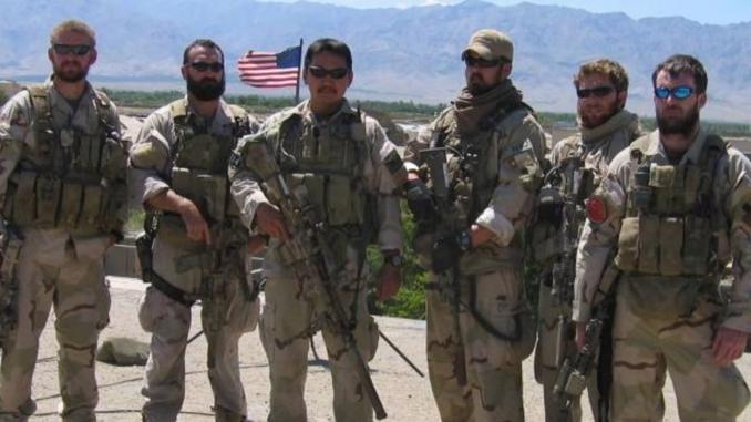 嘴上喊着要掀桌子的人，往往最不敢把桌子真掀了。
最近围绕唐纳德·特朗普的一连串动