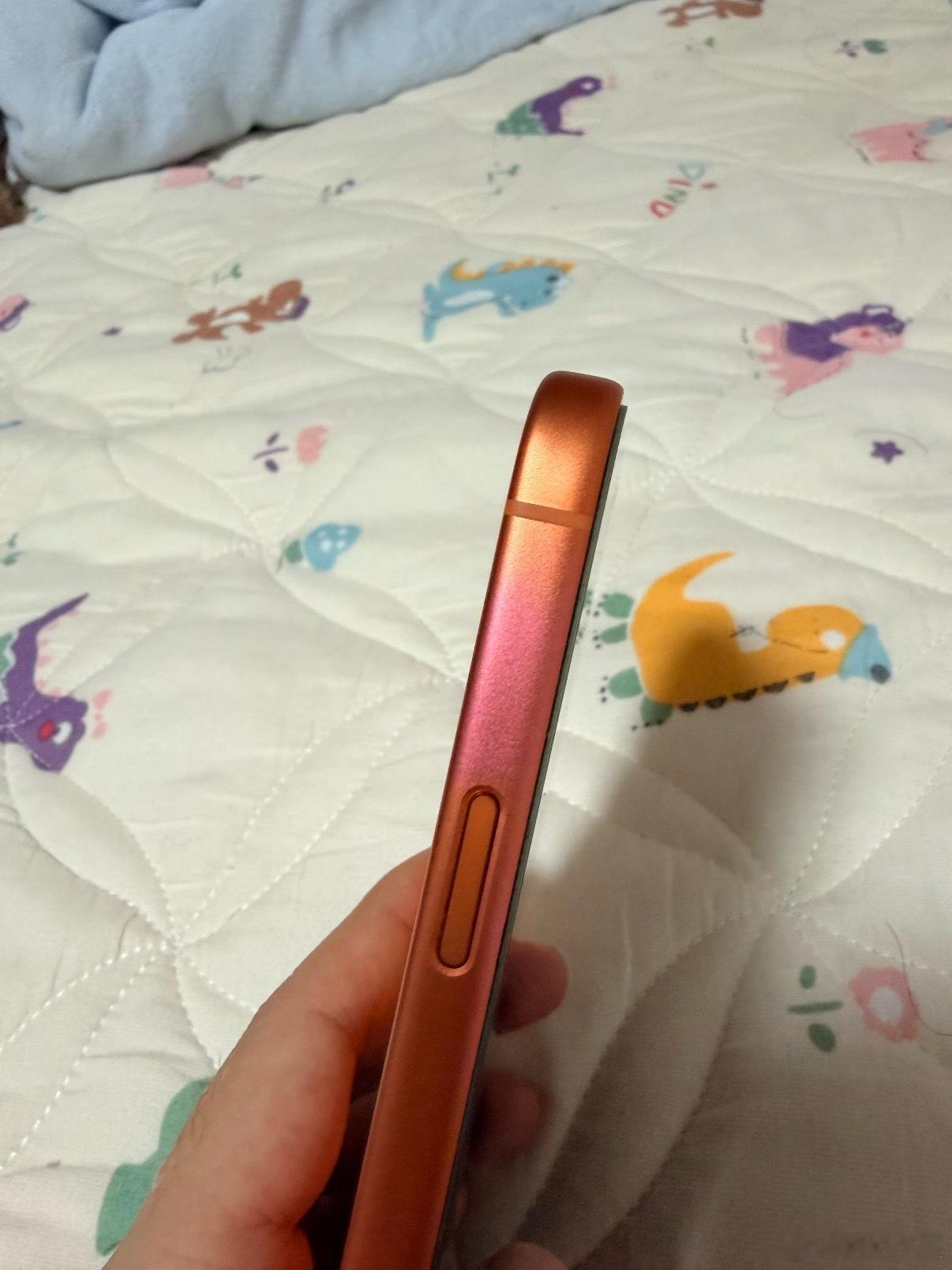 曝iPhone17 Pro Max被湿巾擦掉色用湿巾擦了之后掉色，我是不太信的。